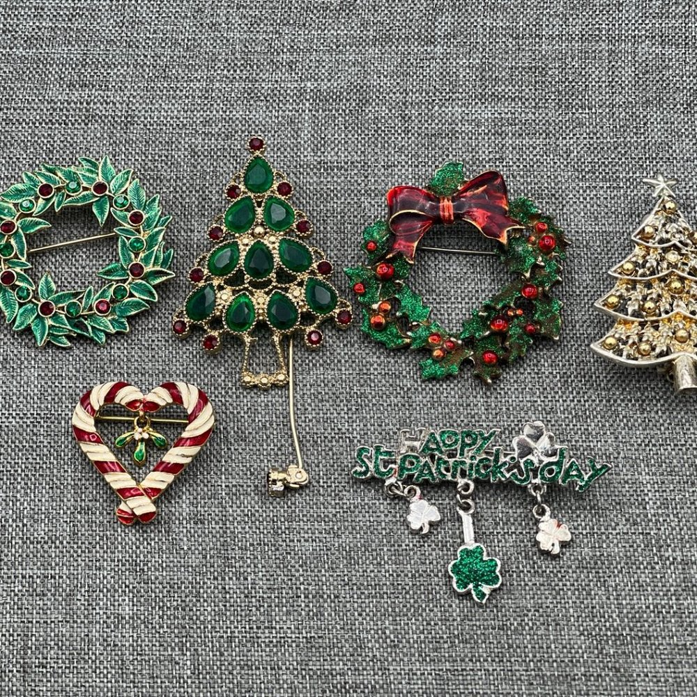6 Festive Enamel & Rhinestone Christmas Tree Wreath Brooch Pin